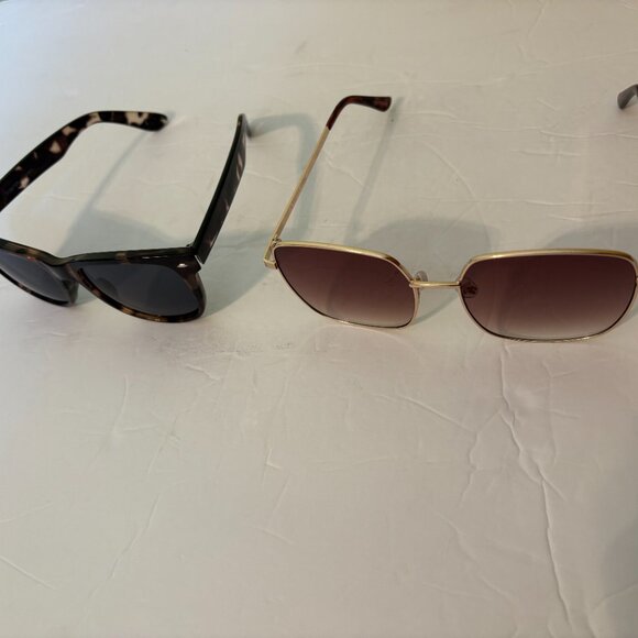 Foster Grant Women's Sunglasses LOT OF 2 SR0622 & SS0119 - Picture 9 of 9